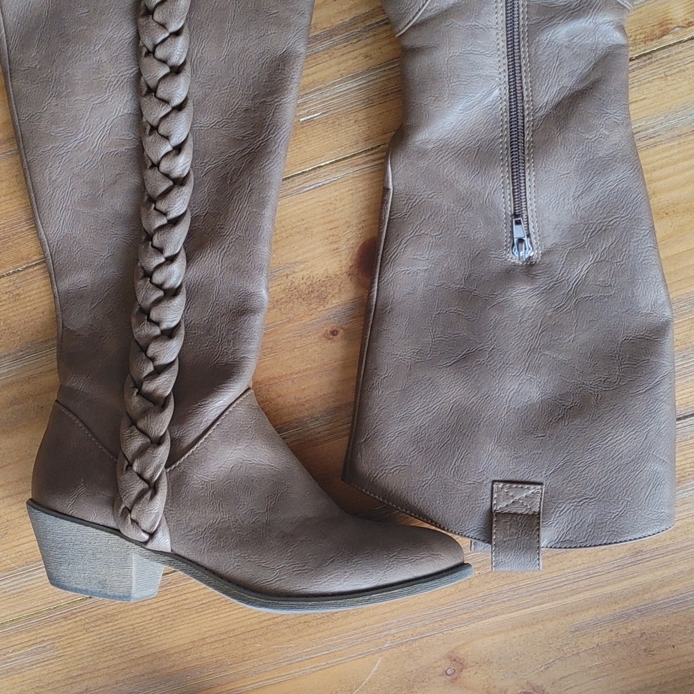 Unlisted Brand Boots